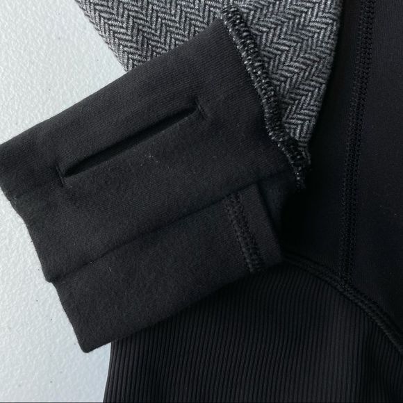 Ivivva by Lululemon Perfect Your Practice Jacket Black and Herringbone - Picture 4 of 5
